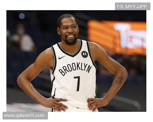 火箭众星启程造型各具特色 杜兰特绿帽亮眼申京连帽T萌态十足