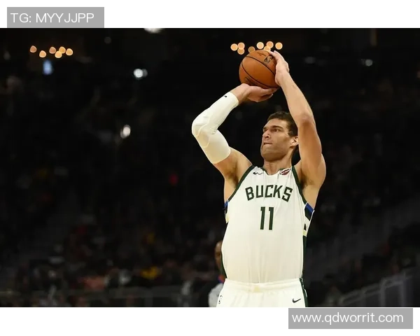 灰熊次轮新秀斯莫尔半场手感火热三分三中三砍下13分 灰熊次轮新秀斯莫尔半场手感火热三分三中三砍下13分