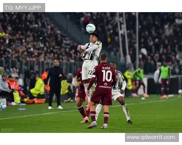 什琴斯尼近十三场比赛丢二十七球尤文门将状态低迷防线危机凸显 什琴斯尼近十三场比赛丢二十七球尤文门将状态低迷防线危机凸显